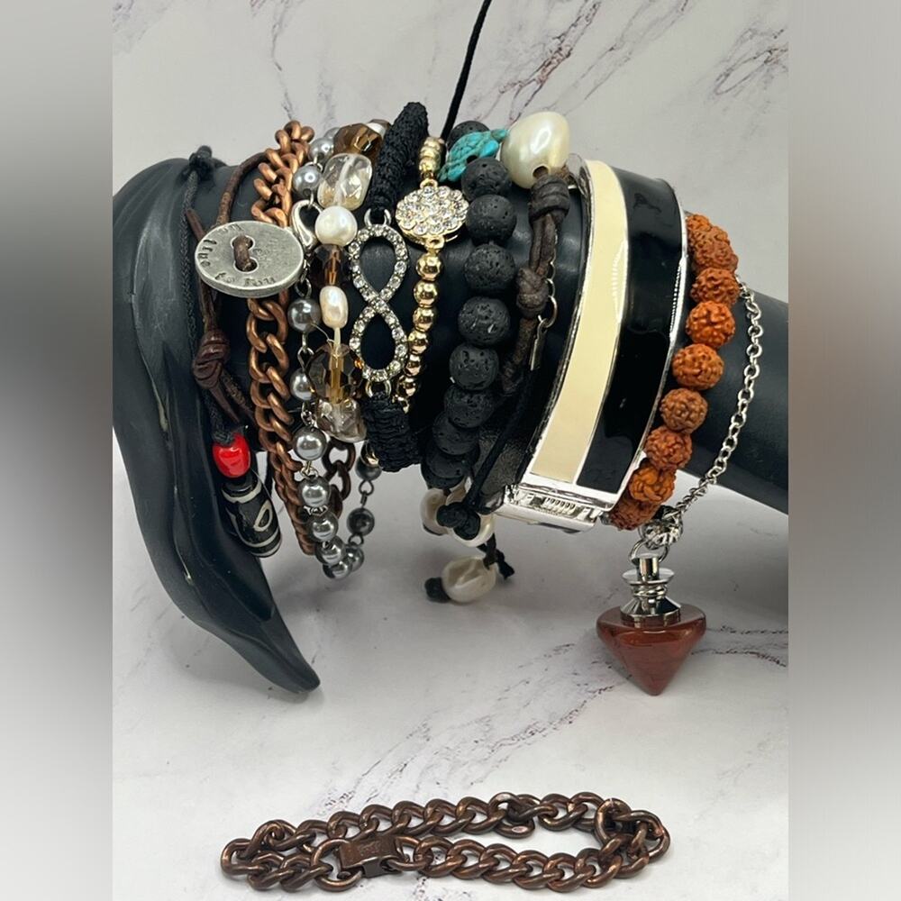 Lot of 13 assorted bracelets